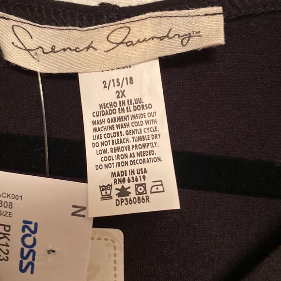 Brand New French Laundry Black Sleeveless Top with a hood…size 2X - Picture 3 of 3